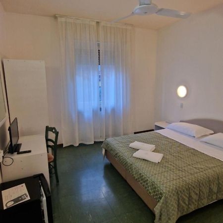 Hotel Sorriso Brenzone sul Garda Exterior foto
