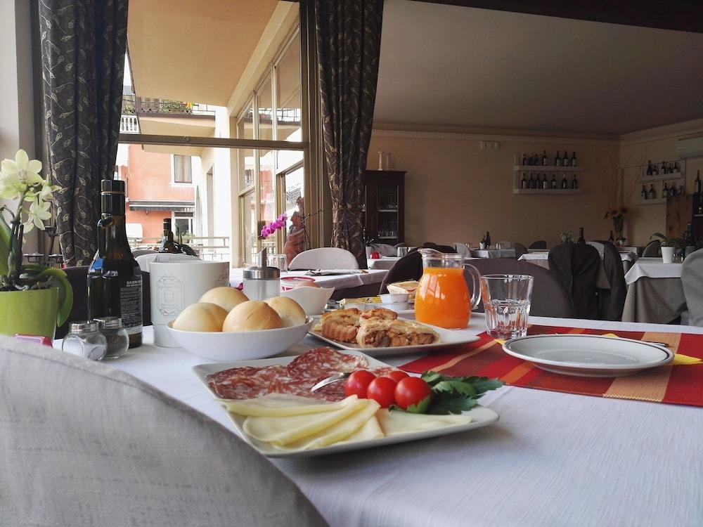 Hotel Sorriso Brenzone sul Garda Exterior foto